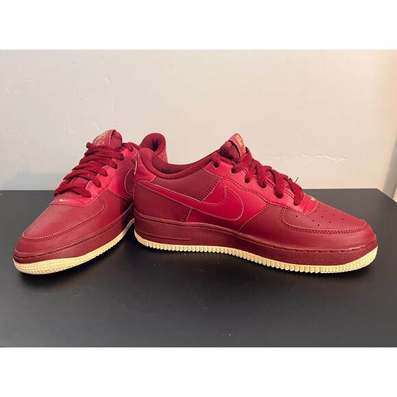 2018 NIKE AIR FORCE 1‎ GS LOW TEAM RED BURGUNDY SUMMIT WHITE GOLD 314192-613 7Y - Picture 16 of 16